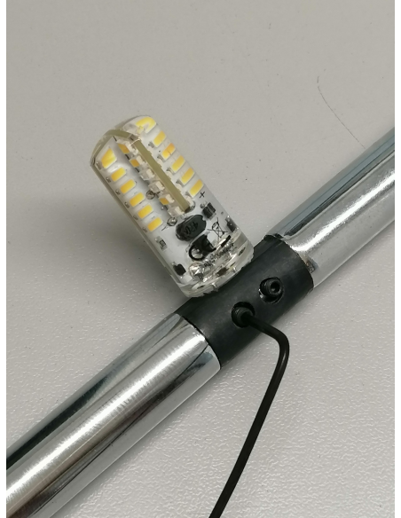 Efficente serraggio della lampadina con vite a Brugola (qui lampadina a tecnologia SMD)